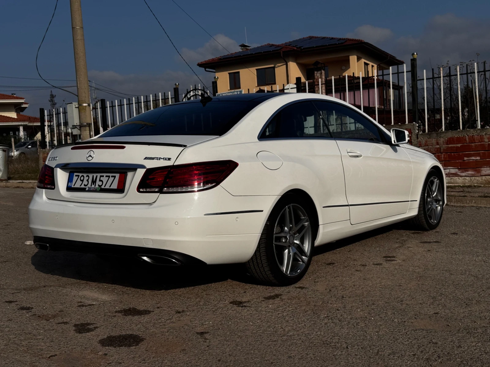 Mercedes-Benz E 350 * Facelift* AMG-Pack* 360* Panorama* RWD - изображение 4