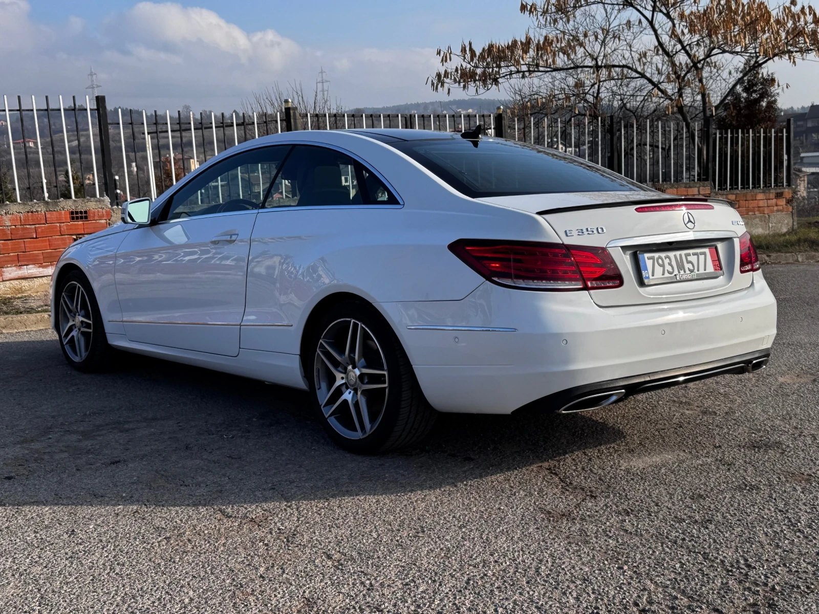 Mercedes-Benz E 350 * Facelift* AMG-Pack* 360* Panorama* RWD - изображение 6