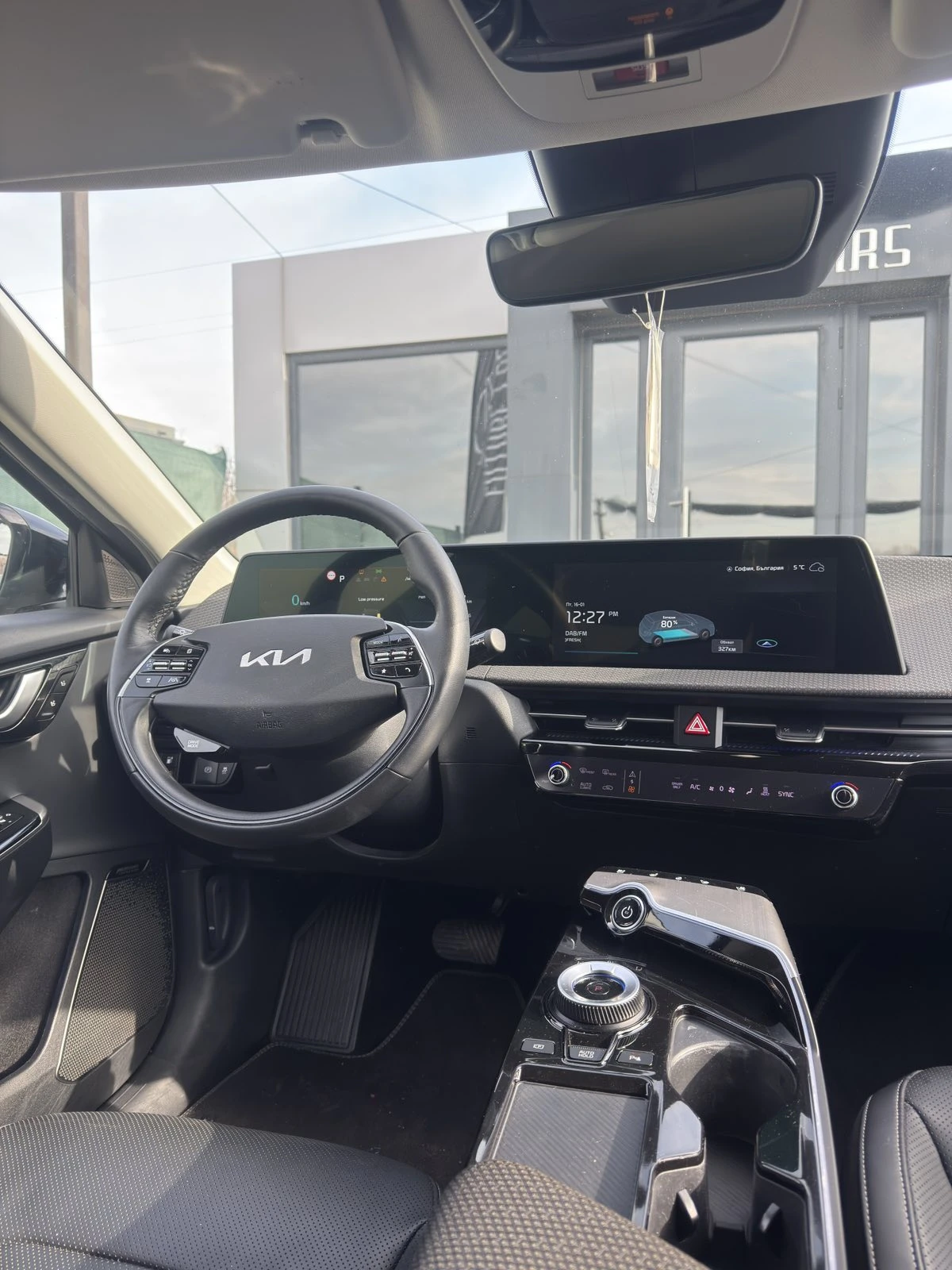 Kia EV6 PLUS 77.4KWh RWD/MERIDIAN/CAM/DISTRONIC/SOH100% - изображение 9