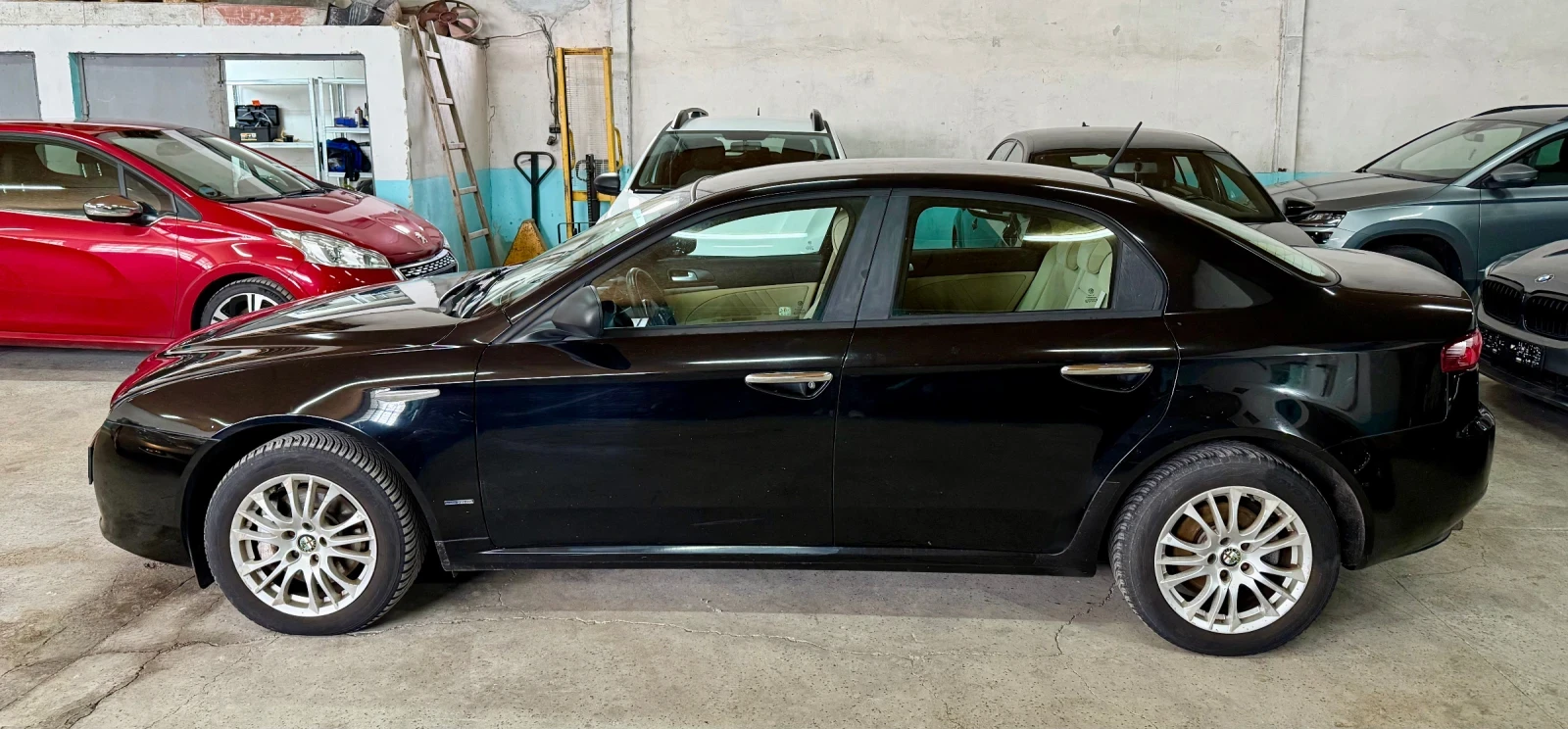 Alfa Romeo 159 1.8   140 к.с.   Ръчна   Газ/Бензин   2008 г., снимка 9 - Автомобили и джипове - 53684508