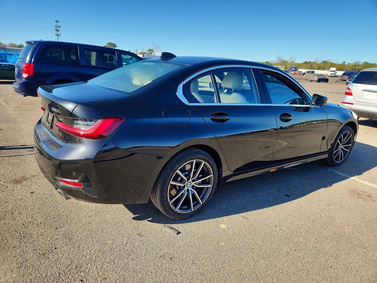 BMW 330 X-Drive* M-Pack* Digital* Distronic, снимка 4 - Автомобили и джипове - 54367742