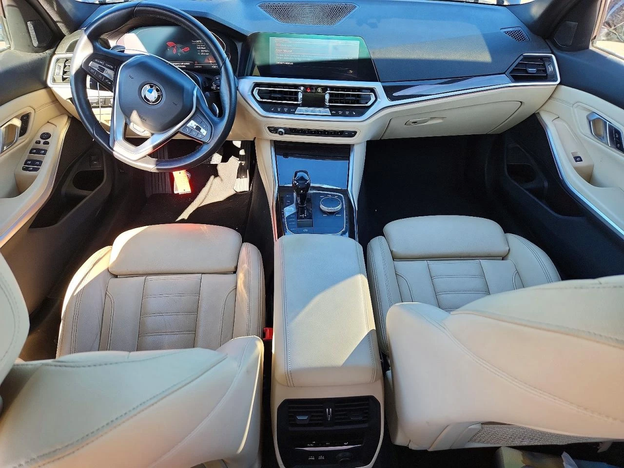 BMW 330 X-Drive* M-Pack* Digital* Distronic, снимка 7 - Автомобили и джипове - 54367742