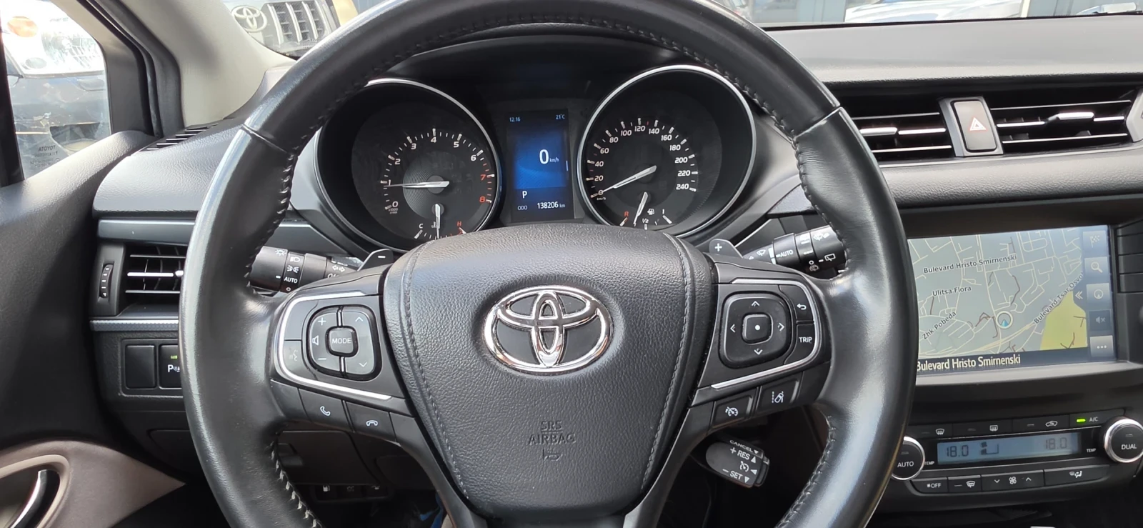 Toyota Avensis 1.8, уникален, , снимка 5 - Автомобили и джипове - 54908676