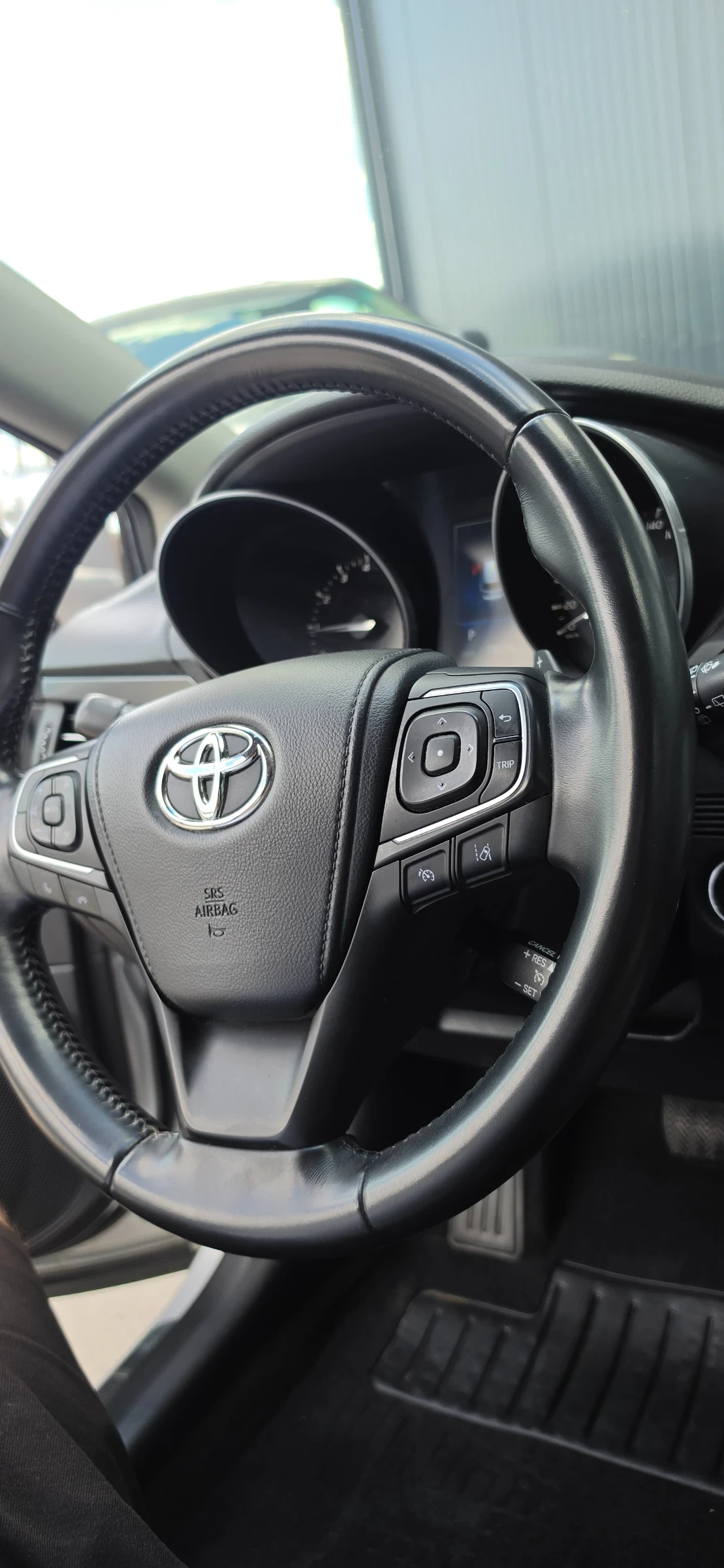 Toyota Avensis 1.8, уникален, , снимка 4 - Автомобили и джипове - 54908676