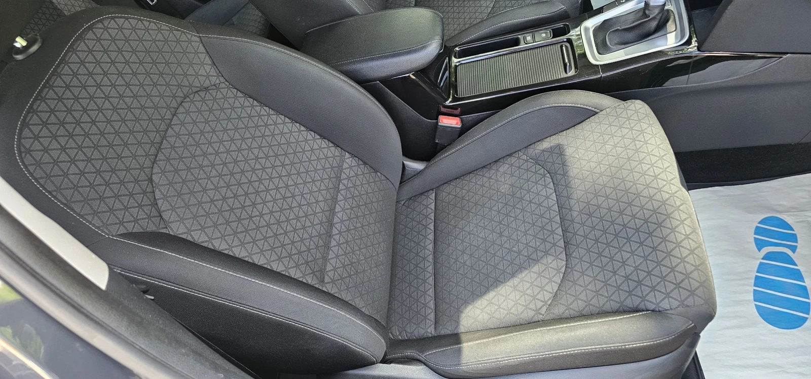 Kia Ceed PREMIUM SW AVTOMAT GERMANY Distronic , снимка 8 - Автомобили и джипове - 54971047