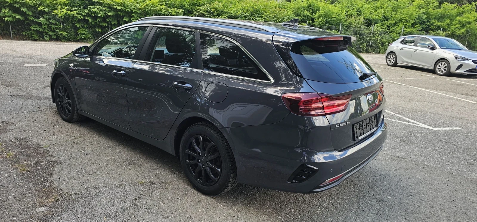 Kia Ceed PREMIUM SW AVTOMAT GERMANY Distronic , снимка 5 - Автомобили и джипове - 54971047