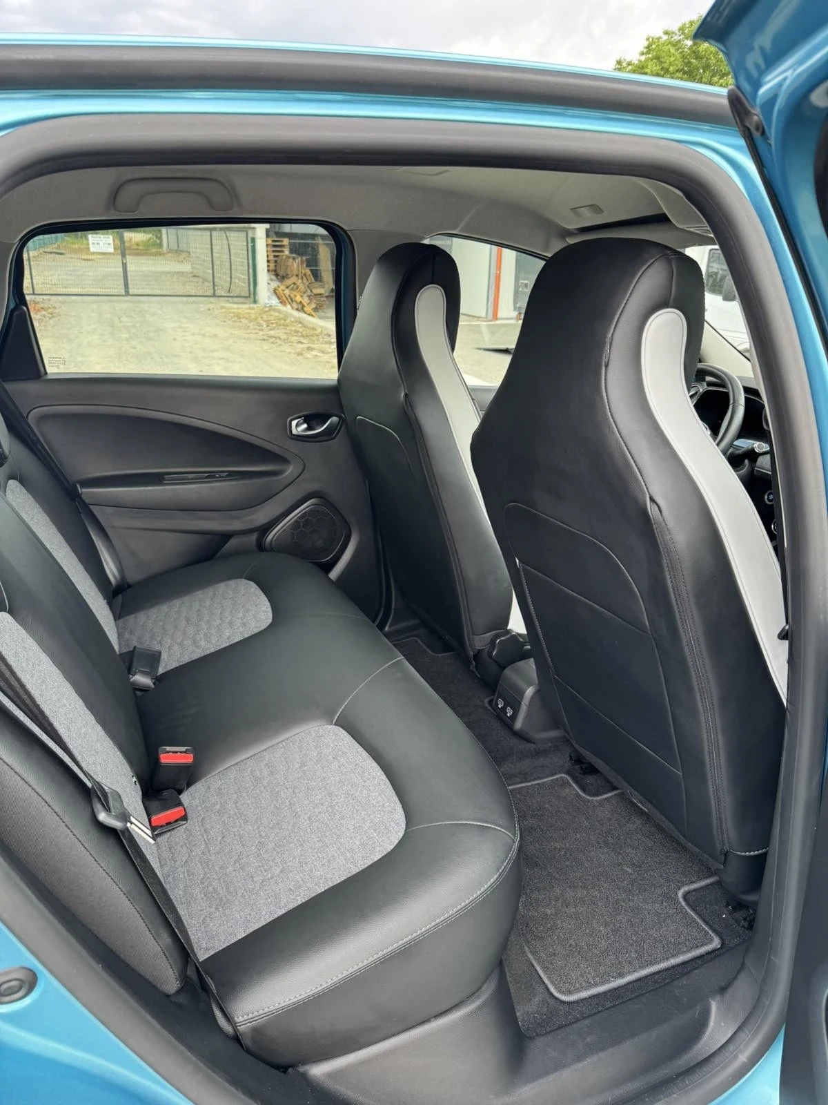 Renault Zoe 52kw* 37000км* Всички екстри* , снимка 8 - Автомобили и джипове - 55021707
