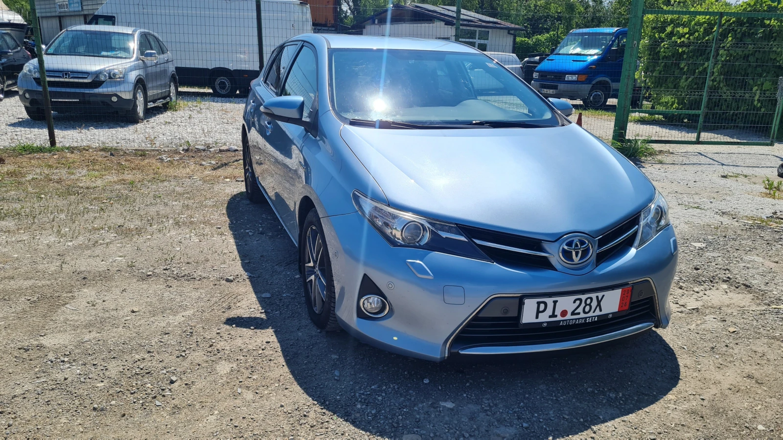 Toyota Auris 1.8 Hybrid, снимка 2 - Автомобили и джипове - 55279480