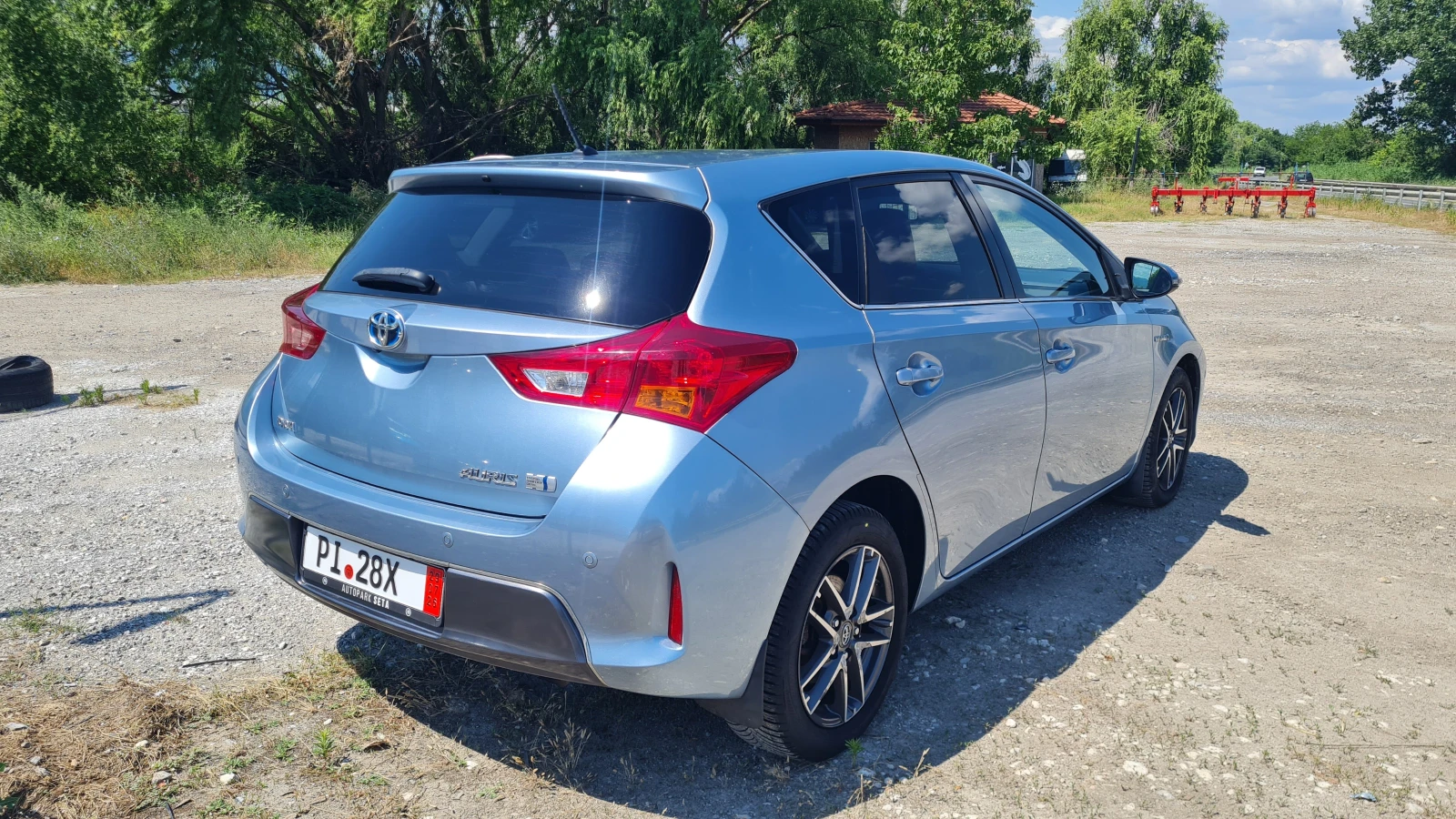 Toyota Auris 1.8 Hybrid, снимка 4 - Автомобили и джипове - 55279480