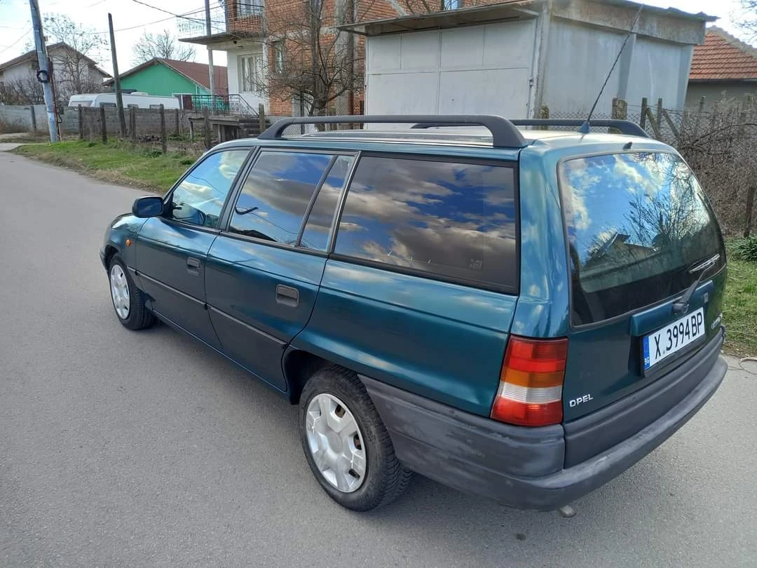 Opel Astra 1.4/80 коня, снимка 10 - Автомобили и джипове - 55967557