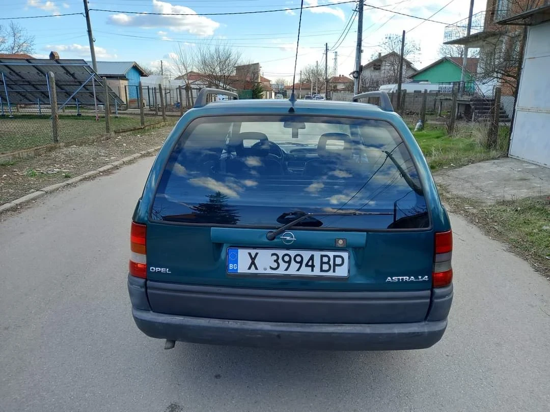 Opel Astra 1.4/80 коня, снимка 8 - Автомобили и джипове - 55967557