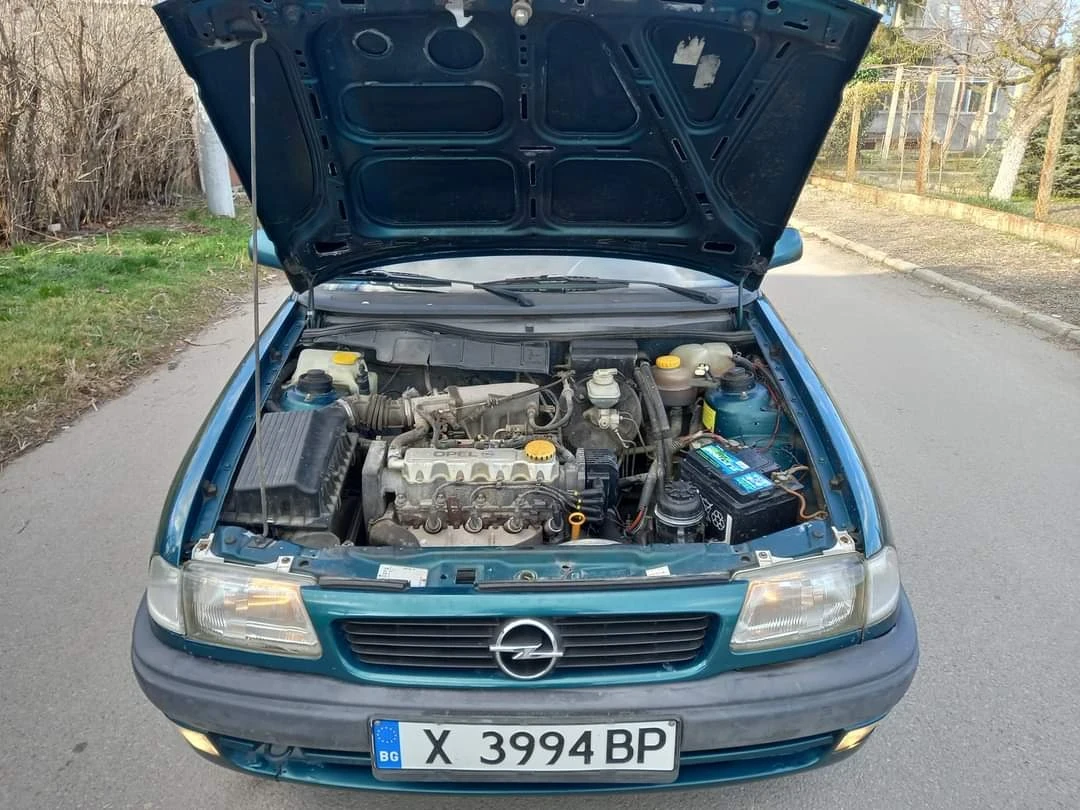 Opel Astra 1.4/80 коня, снимка 2 - Автомобили и джипове - 55967557
