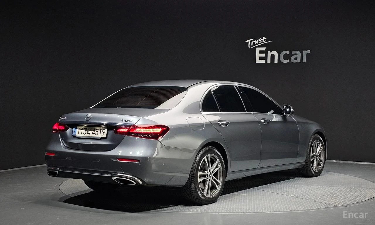 Mercedes-Benz E 350 4MATIC* BURMESTER* ОБДУХВАНЕ* LANE* ASSIST* 360КАМ, снимка 2 - Автомобили и джипове - 56115052