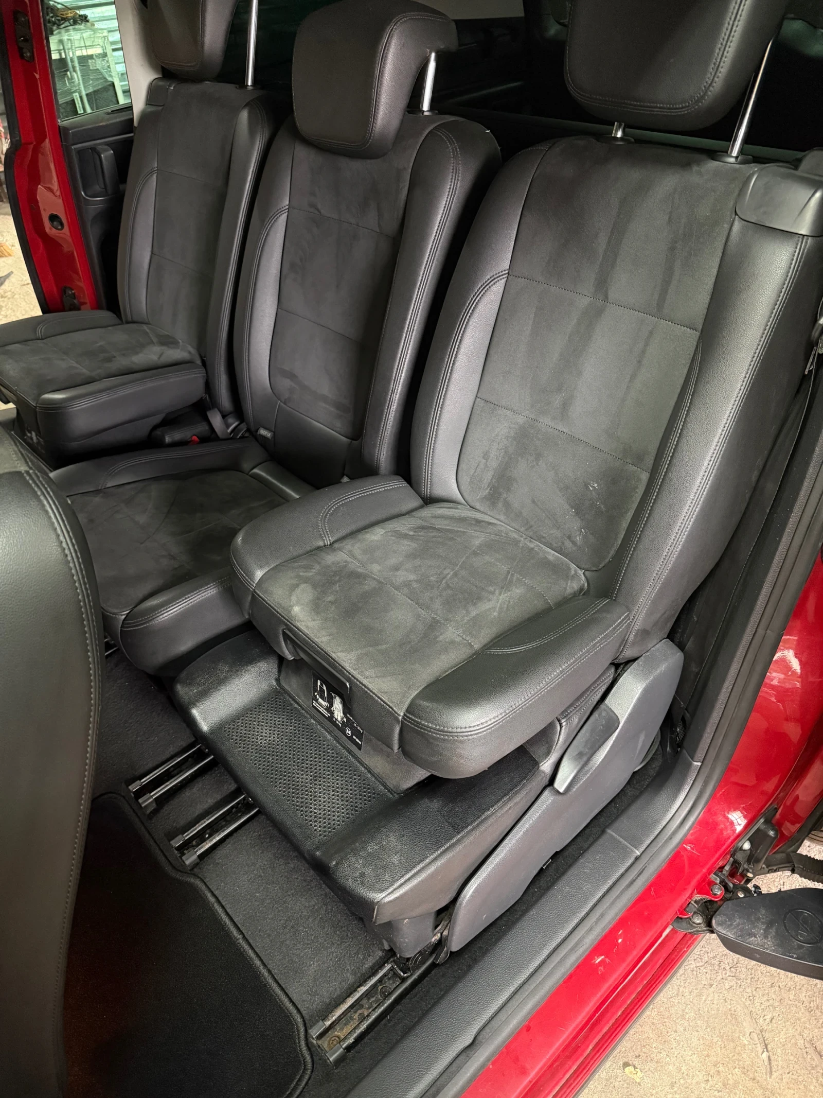 Seat Alhambra 2.0TDI DSG6  6+ 1 м, снимка 8 - Автомобили и джипове - 56162037
