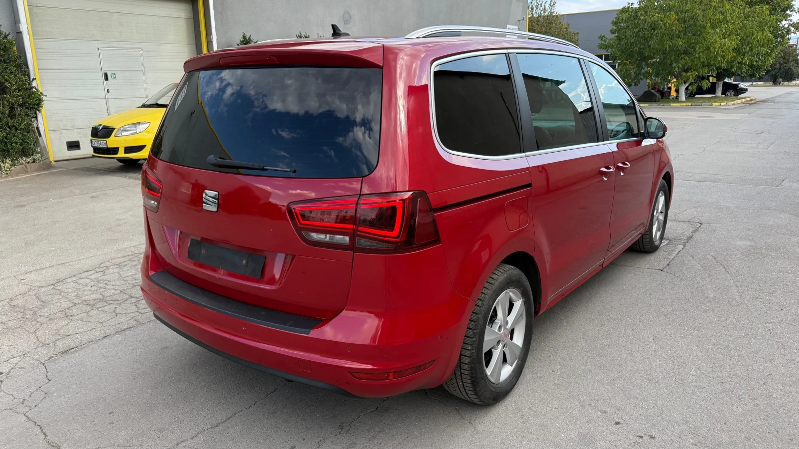 Seat Alhambra 2.0TDI DSG6  6+ 1 м, снимка 4 - Автомобили и джипове - 56162037