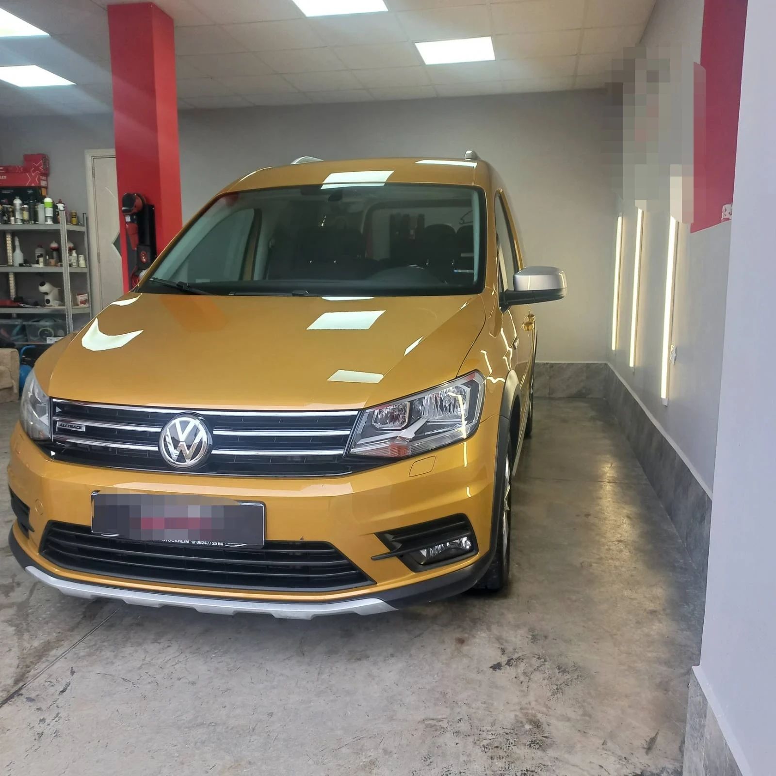 VW Caddy 2.0 4motion, снимка 4 - Автомобили и джипове - 56555617