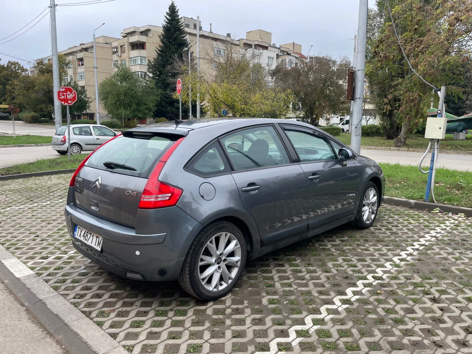 Citroen C4 1.4 90кс, снимка 7 - Автомобили и джипове - 56747582