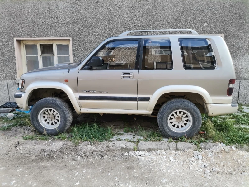 Isuzu Trooper, снимка 3 - Автомобили и джипове - 38294600