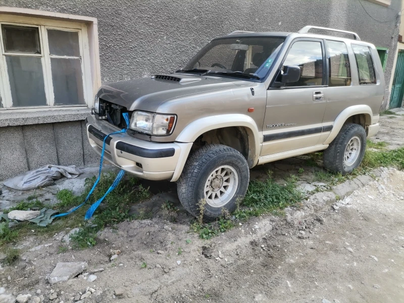 Isuzu Trooper, снимка 1 - Автомобили и джипове - 38294600