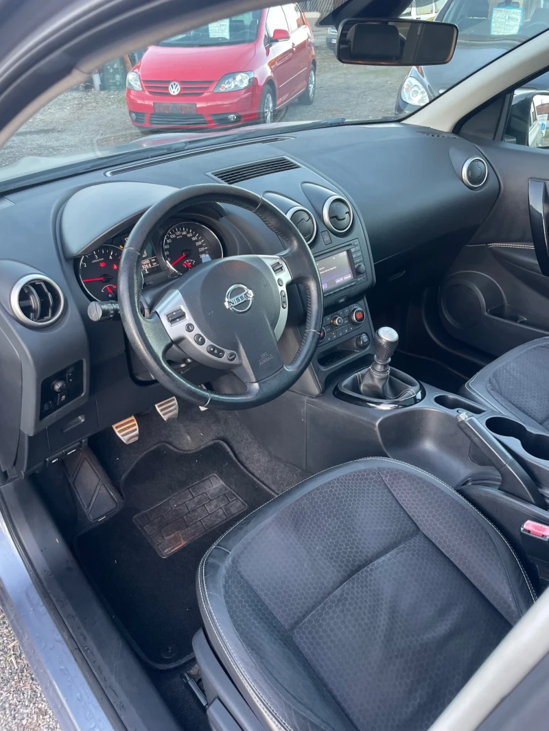 Nissan Qashqai 1.5 DCI; Navi; Panorama; 360, снимка 8 - Автомобили и джипове - 47583526