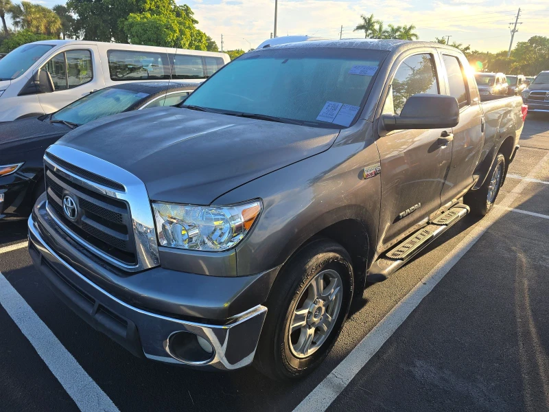 Toyota Tundra 5.7* V8* ПОДГРЕВ* КАМЕРА* КЕЙЛЕС, снимка 1 - Автомобили и джипове - 48490025