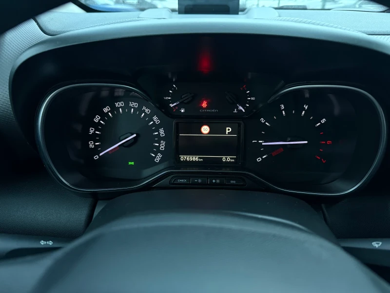 Citroen C3 Aircross 1.2 Head-up HIFI Navi Carpley, снимка 17 - Автомобили и джипове - 52983832