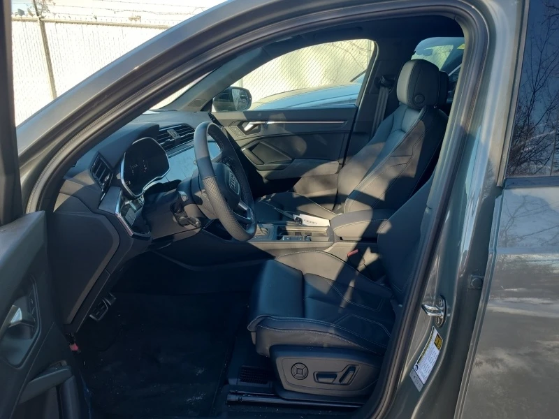 Audi Q3 * TECHNIK * CARFAX * БЕЗ ПЪРВОНАЧАЛНА ВНОСКА - изображение 3