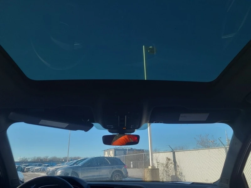 Audi Q3 * TECHNIK * CARFAX * БЕЗ ПЪРВОНАЧАЛНА ВНОСКА, снимка 12 - Автомобили и джипове - 52928465