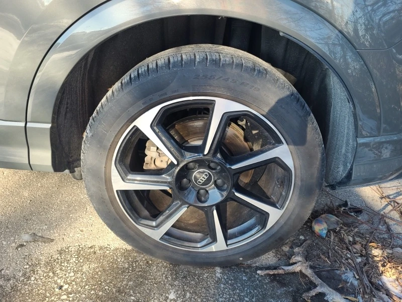 Audi Q3 * TECHNIK * CARFAX * БЕЗ ПЪРВОНАЧАЛНА ВНОСКА, снимка 14 - Автомобили и джипове - 52928465