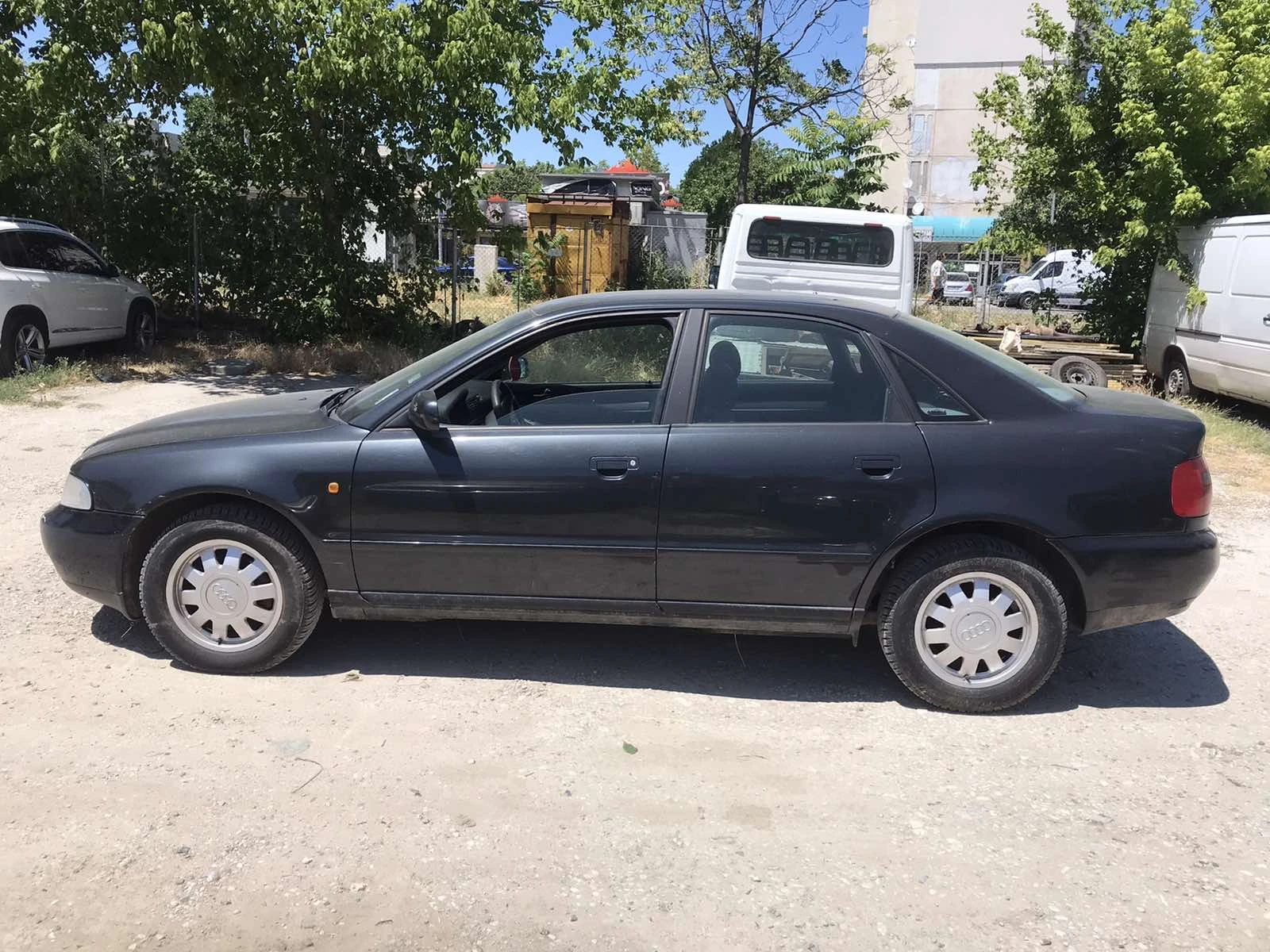 Audi A4 1.6 Бензин - изображение 2