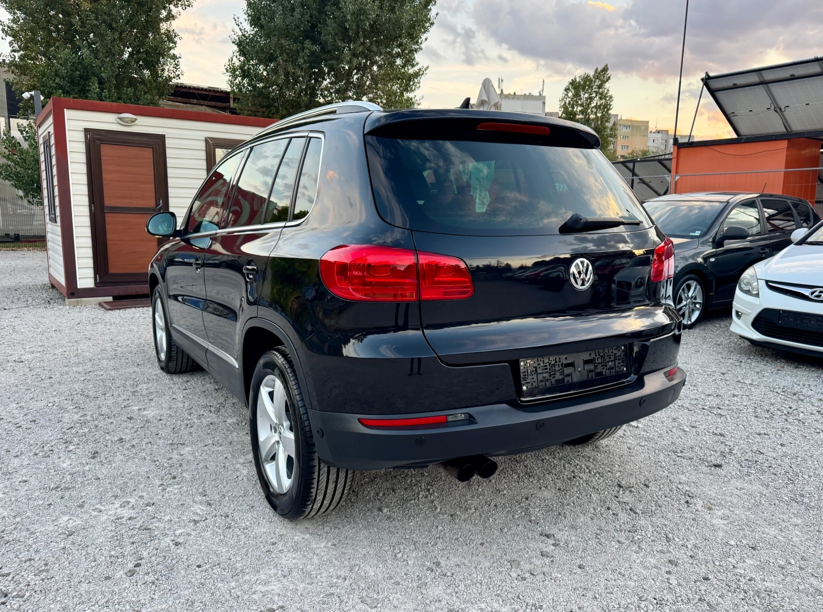 VW Tiguan 2.0 TSI 4 Motion Автоматик - изображение 3