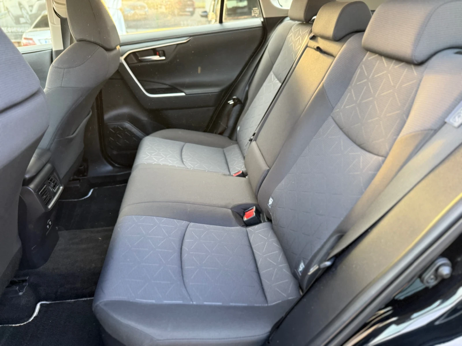 Toyota Rav4 2.5 HYBRID 222ps. BUSINESS AWD , ГАРАНЦИЯ - изображение 10