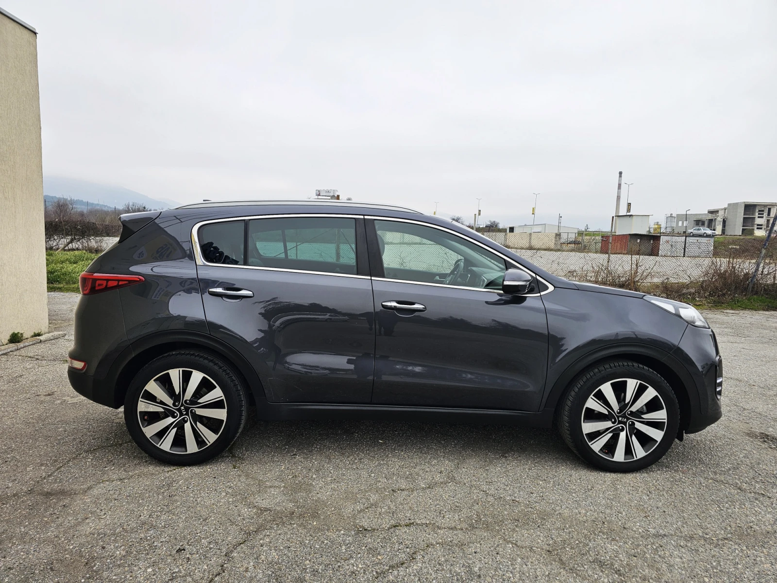 Kia Sportage 1.7 CRDI* KEYLESS GO* NAVI* CAMERA - изображение 8