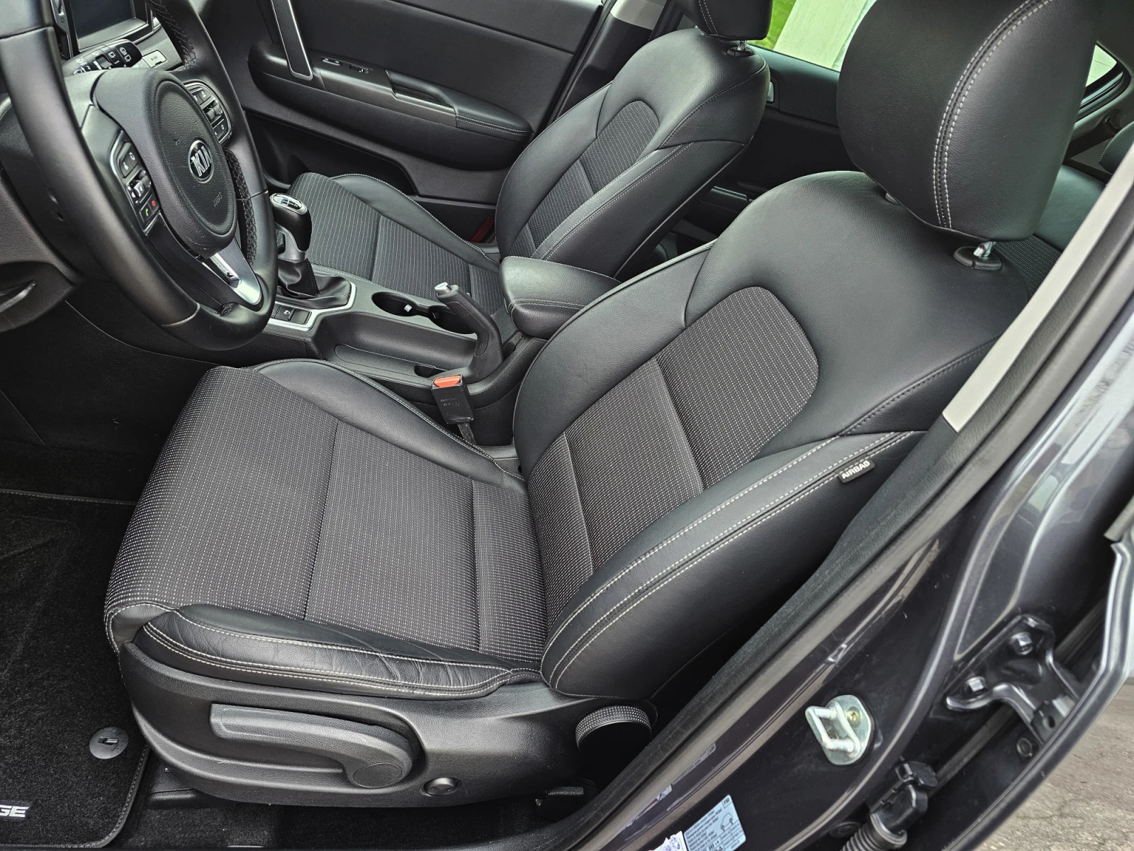 Kia Sportage 1.7 CRDI* KEYLESS GO* NAVI* CAMERA - изображение 10