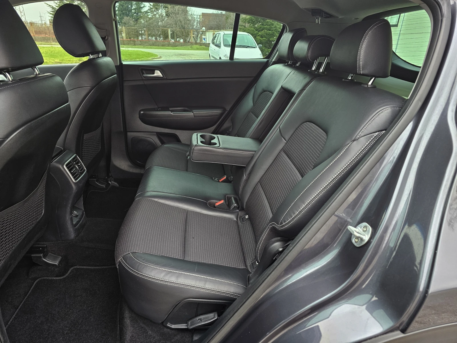 Kia Sportage 1.7 CRDI* KEYLESS GO* NAVI* CAMERA | Mobile.bg � ����������� 12