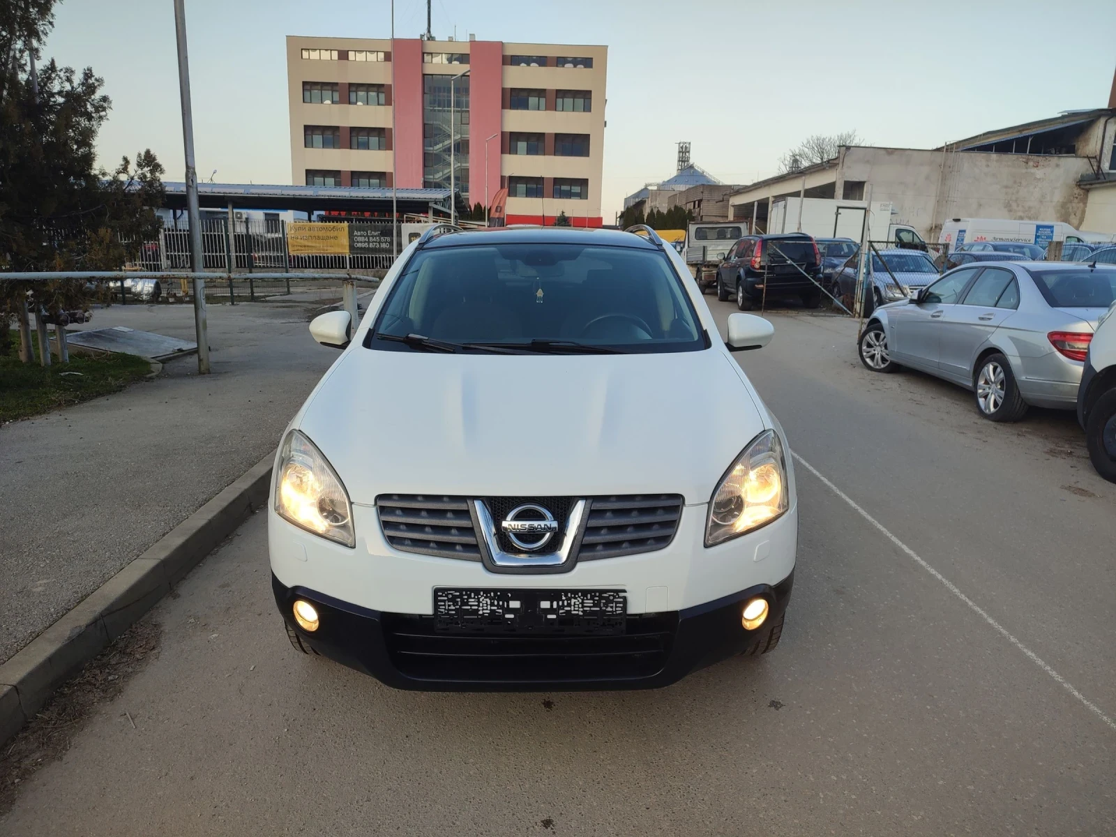 Nissan Qashqai 1.5dci 110cc, снимка 2 - Автомобили и джипове - 53826704