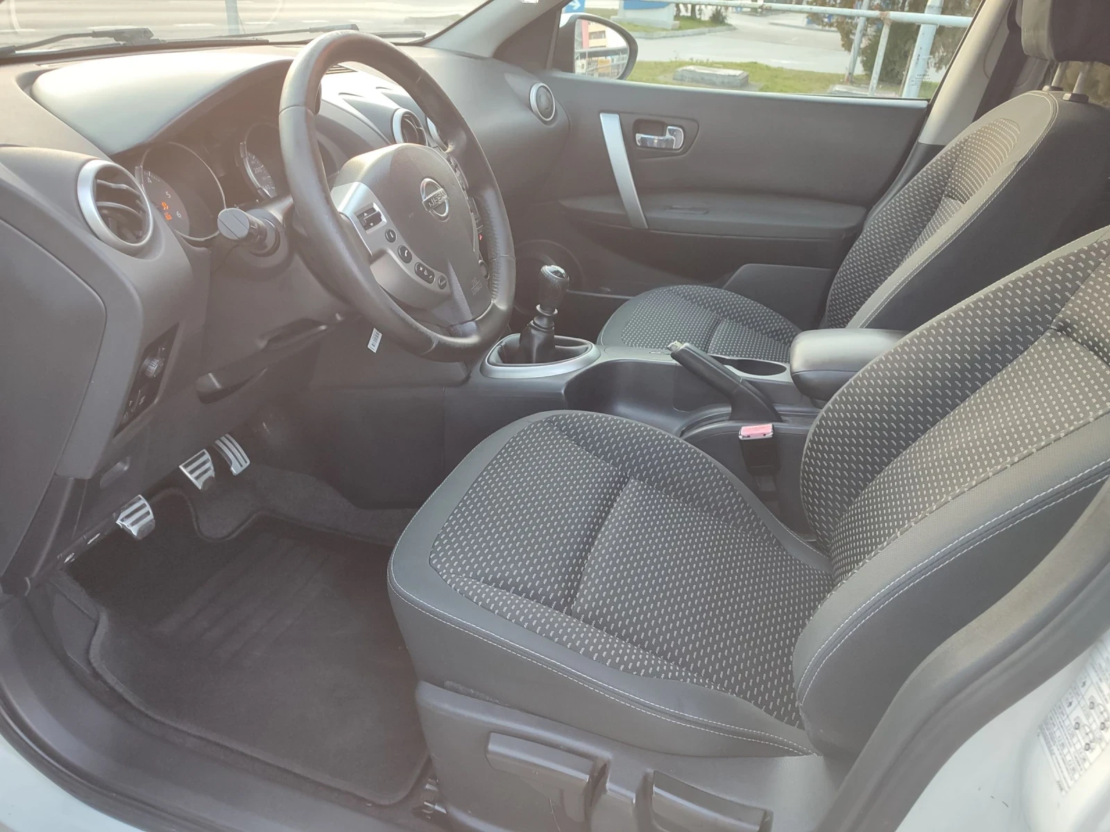 Nissan Qashqai 1.5dci 110cc, снимка 10 - Автомобили и джипове - 53826704