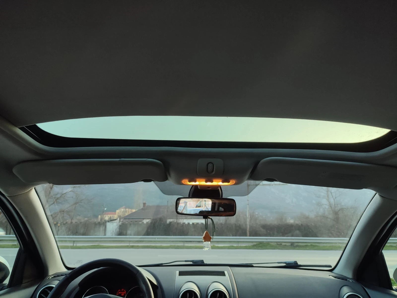 Nissan Qashqai 1.5dci 110cc, снимка 8 - Автомобили и джипове - 53826704