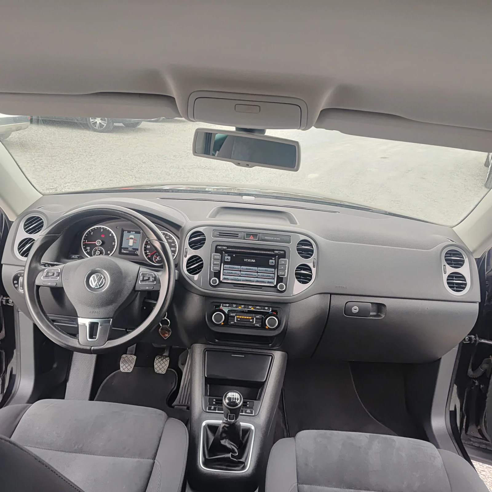 VW Tiguan 2, 0TDI 4X4, снимка 13 - Автомобили и джипове - 53922933