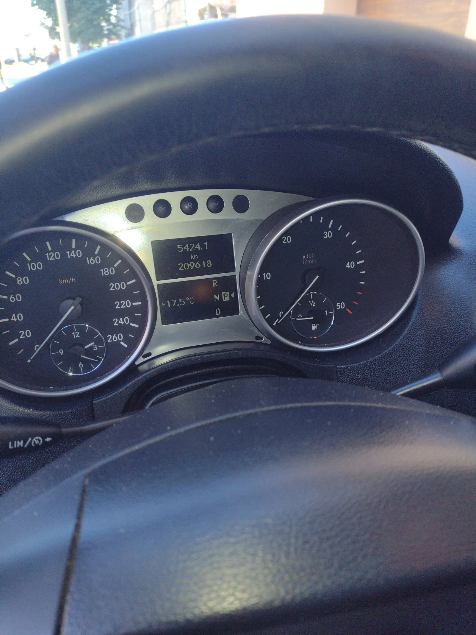 Mercedes-Benz ML 320, снимка 9 - Автомобили и джипове - 53947368