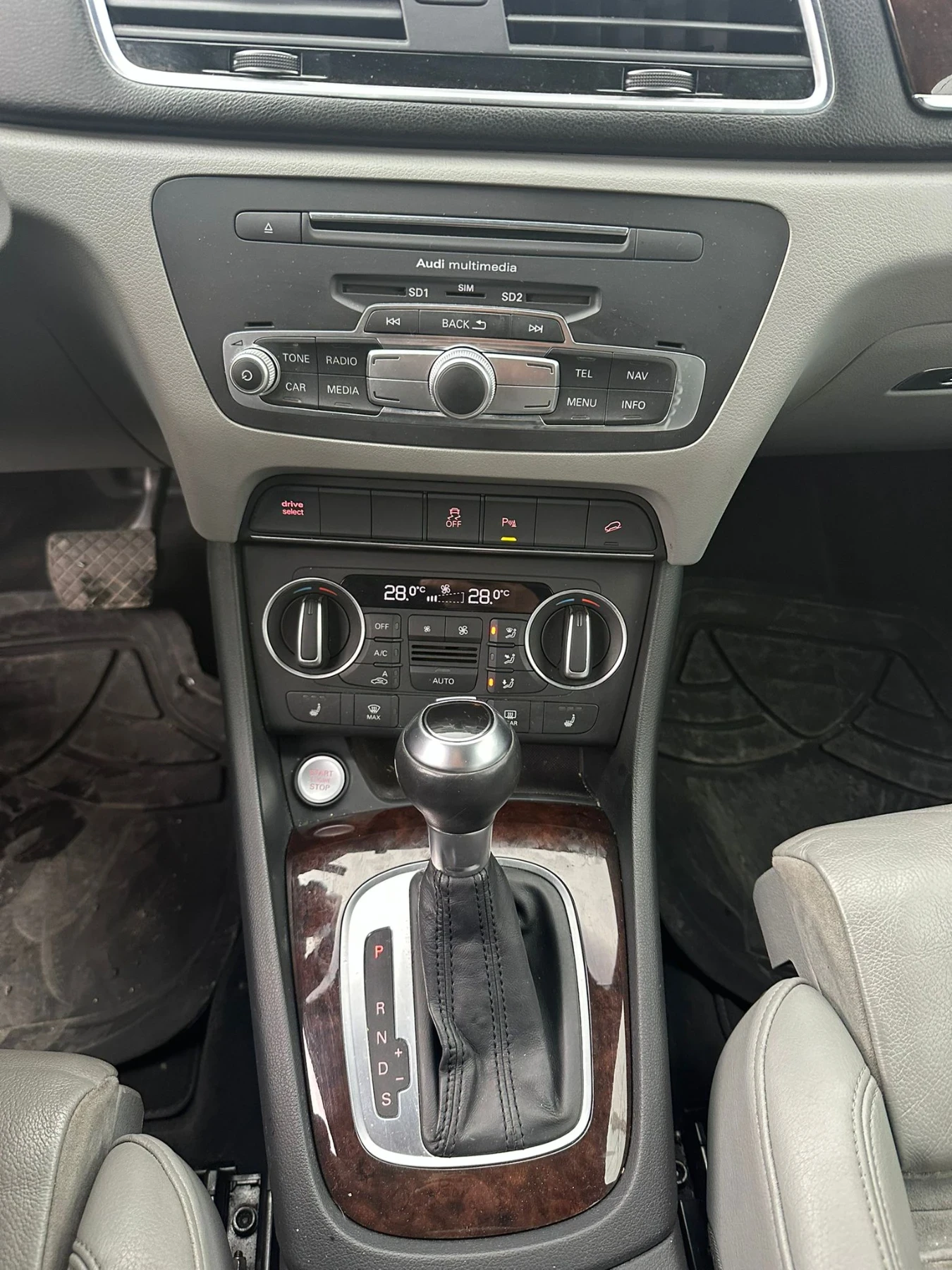 Audi Q3 2, 000 EURO6, снимка 8 - Автомобили и джипове - 53995841