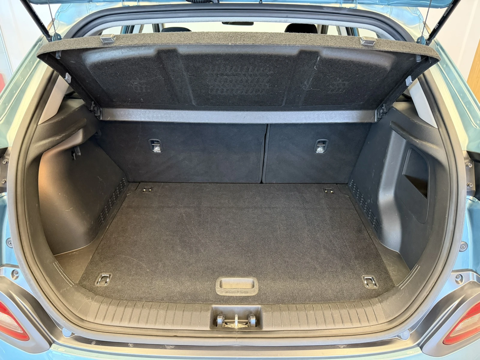 Hyundai Kona EV BASE 39 kWh, снимка 17 - Автомобили и джипове - 54237657