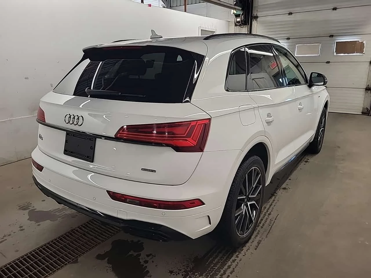 Audi Q5  | PROGRESSIV | DISTRONIC | PANO | 2 КЛЮЧА , снимка 3 - Автомобили и джипове - 54678596