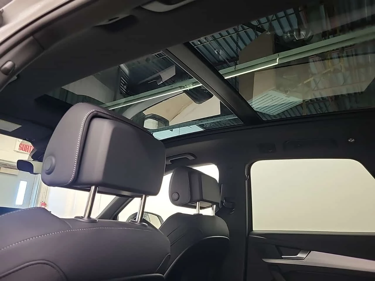 Audi Q5  | PROGRESSIV | DISTRONIC | PANO | 2 КЛЮЧА , снимка 14 - Автомобили и джипове - 54678596
