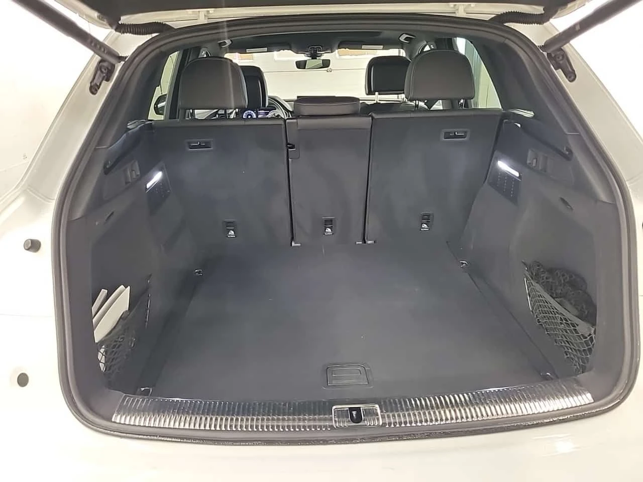 Audi Q5  | PROGRESSIV | DISTRONIC | PANO | 2 КЛЮЧА , снимка 15 - Автомобили и джипове - 54678596