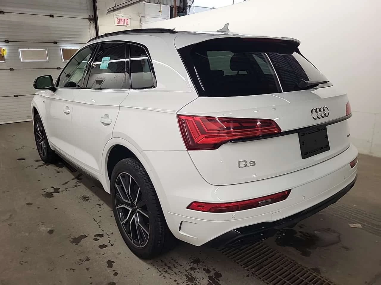 Audi Q5  | PROGRESSIV | DISTRONIC | PANO | 2 КЛЮЧА , снимка 4 - Автомобили и джипове - 54678596