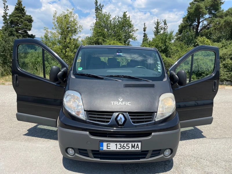 Renault Trafic 2.0, снимка 15 - Бусове и автобуси - 47330711