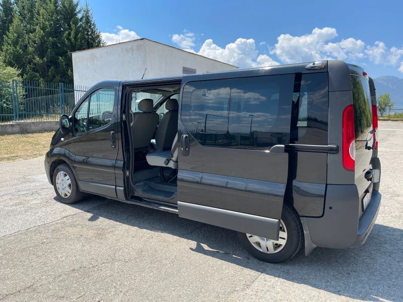 Renault Trafic 2.0, снимка 6 - Бусове и автобуси - 47330711