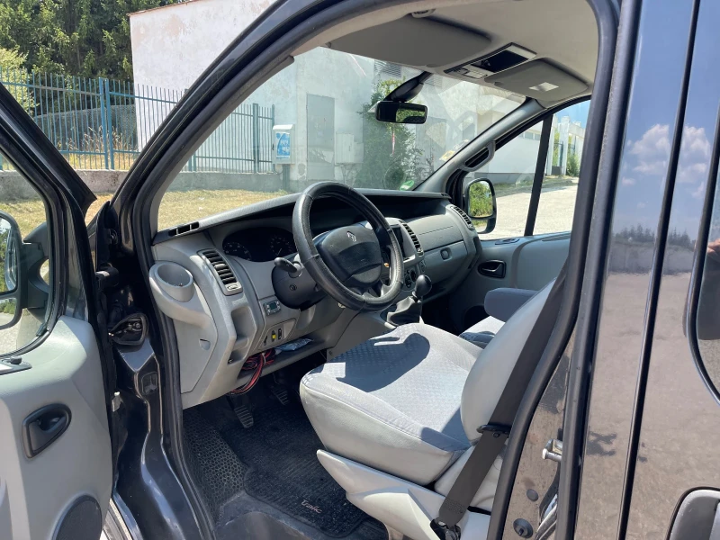 Renault Trafic 2.0, снимка 12 - Бусове и автобуси - 47330711