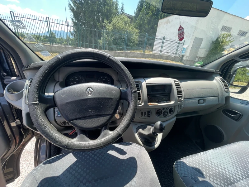 Renault Trafic 2.0, снимка 13 - Бусове и автобуси - 47330711